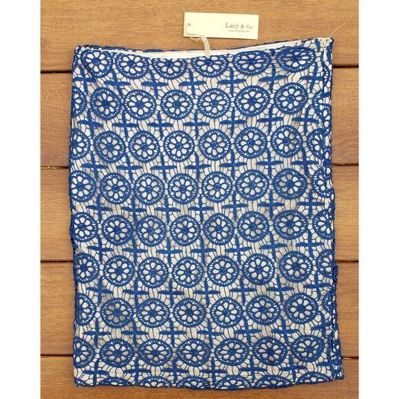 NWT Lucy & Co. Blue & Beige Crochtet Pencil Skirt Size Medium - Picture 2 of 16